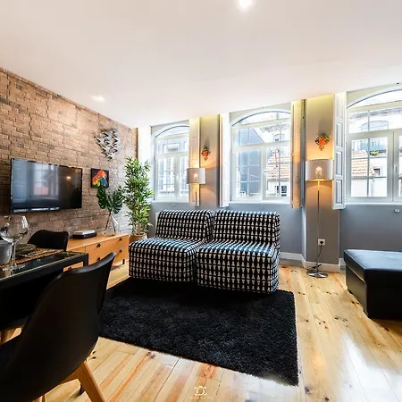 Merc Downtown's Place Apartment *
